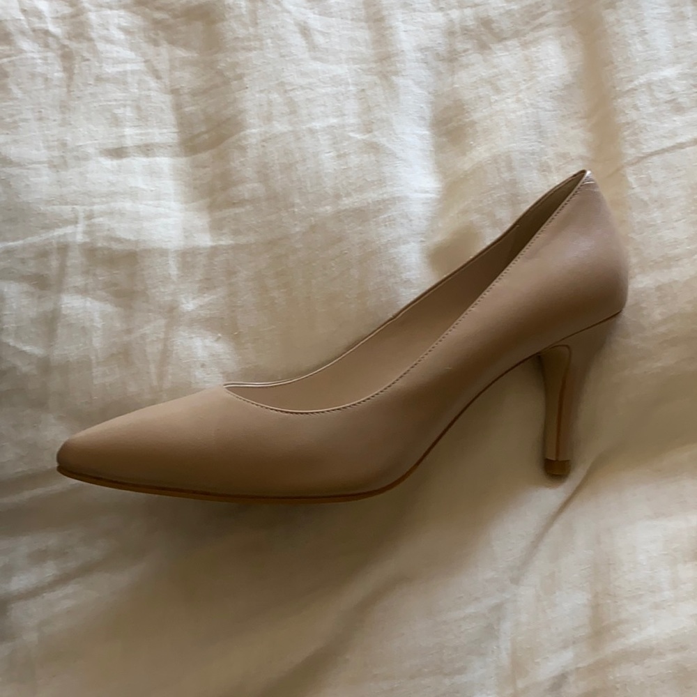 Cole Haan Juliana Pumps Size 7.5 Maple Sugar color